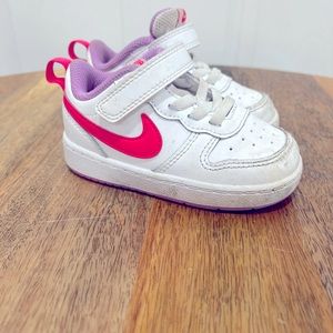 Nike Court Borough Low 2 Sneaker - Size 6